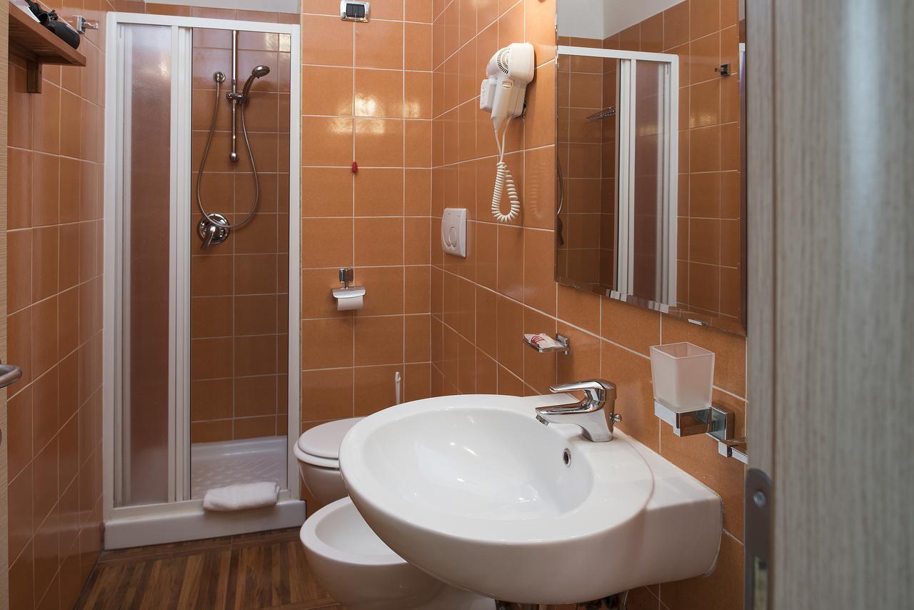 111 Coladirienzo Rooms - By Ad Roma Exterior photo
