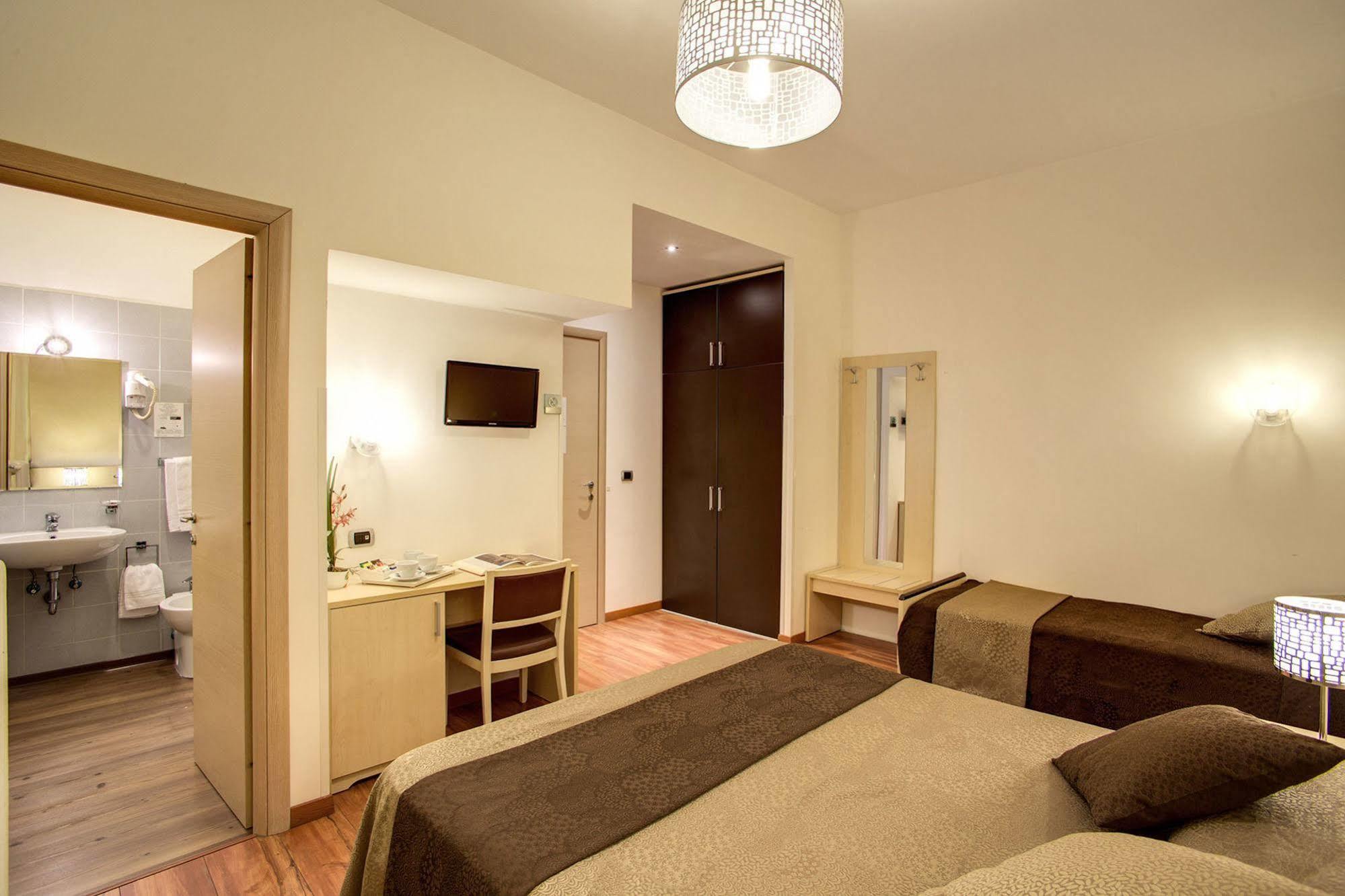 111 Coladirienzo Rooms - By Ad Roma Exterior photo